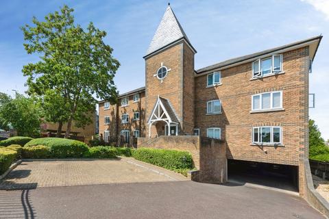 2 bedroom flat for sale, Cheam Common Road, WORCESTER PARK, Surrey, KT4