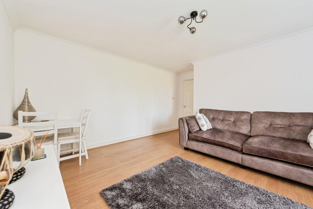 Apartment in Surrey - View 3