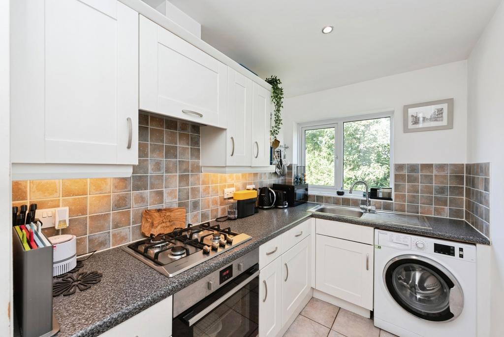 Apartment in Surrey - View 4