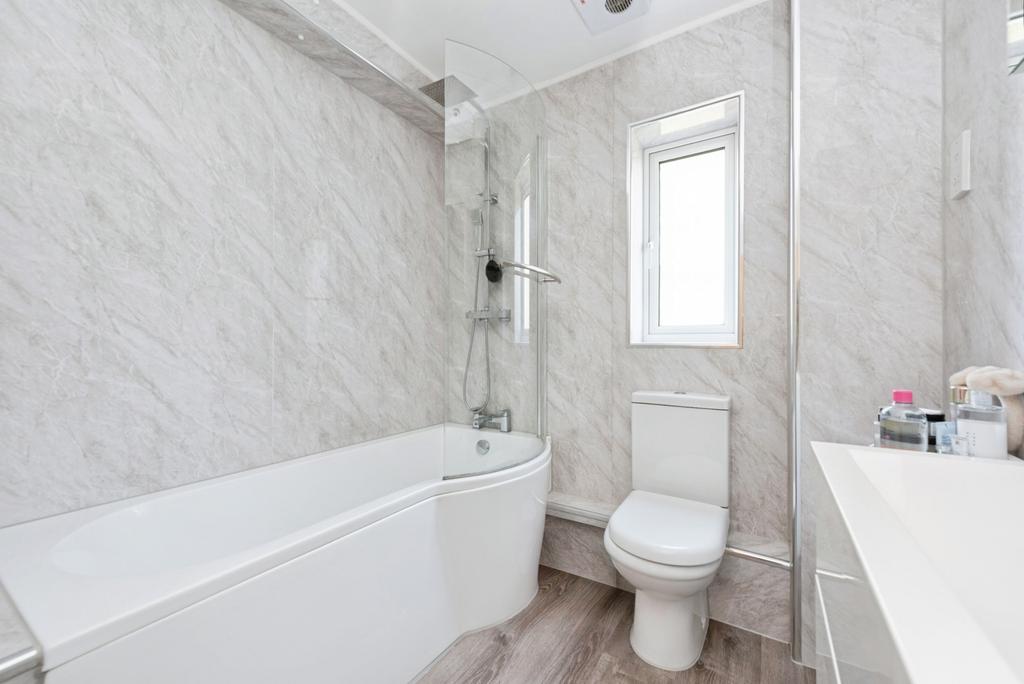 Apartment in Surrey - View 5