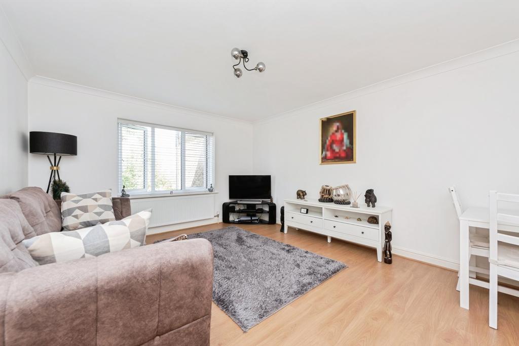 Apartment in Surrey - More