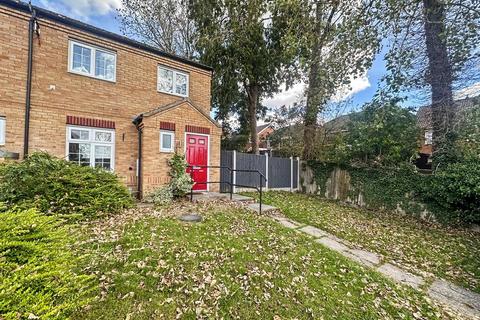 3 bedroom end of terrace house to rent, Malthouse Road, Ilkeston. DE7 4PA