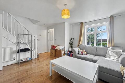 3 bedroom end of terrace house to rent, Malthouse Road, Ilkeston. DE7 4PA