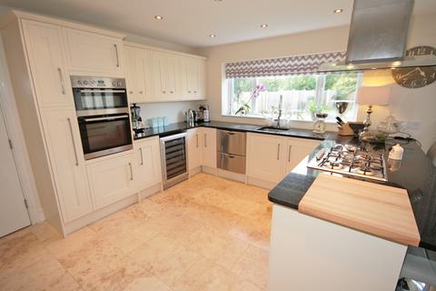 undefined, Little Neston, Neston, CH64