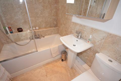 undefined, Little Neston, Neston, CH64