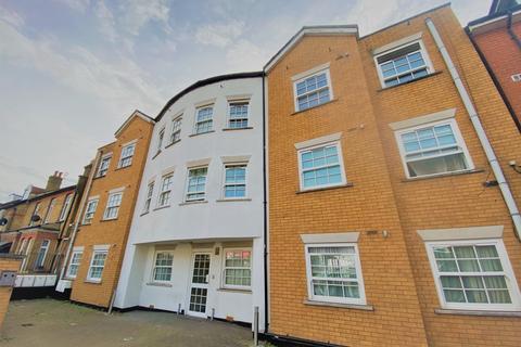2 bedroom flat to rent, Headstone Road, Harrow, HA1