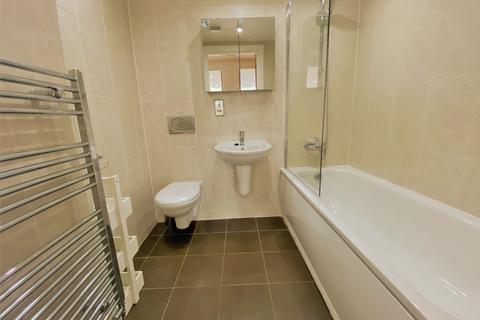 2 bedroom flat to rent, Headstone Road, Harrow, HA1