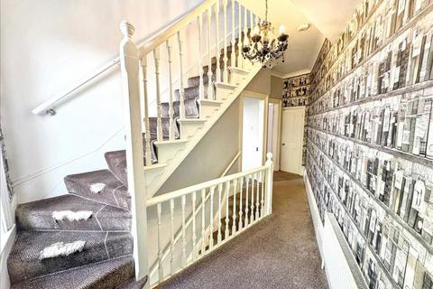 3 bedroom end of terrace house for sale, Watnall Road, Hucknall, Nottingham, Nottinghamshire, NG15 7JP