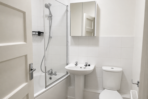 undefined, Central Road, Worcester Park, Greater London, KT4 8DR