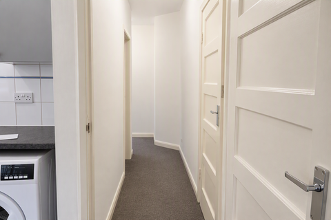 undefined, Central Road, Worcester Park, Greater London, KT4 8DR