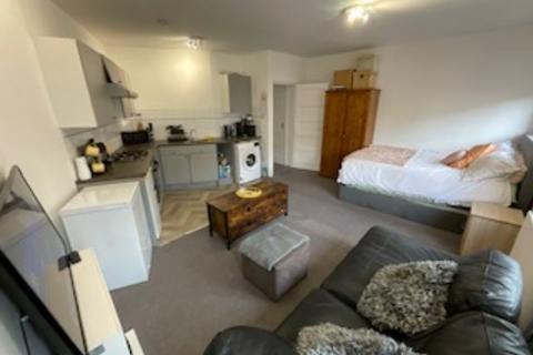 undefined, Central Road, Worcester Park, Greater London, KT4 8DR