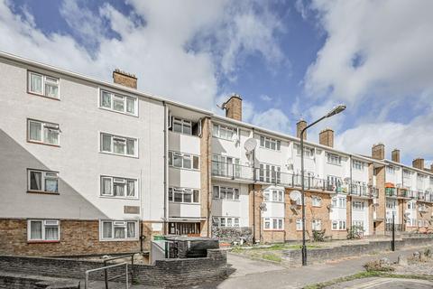 2 bedroom flat for sale, St Stephens Close, Walthamstow Village, London, E17