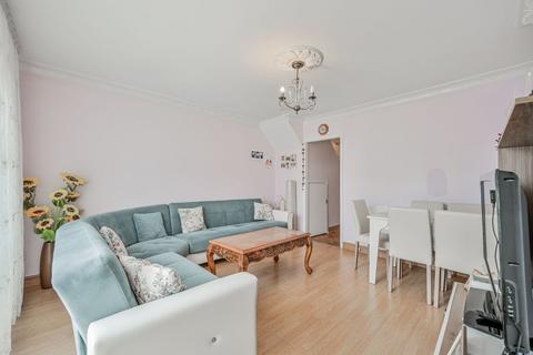 2 bedroom flat for sale, St Stephens Close, Walthamstow Village, London, E17