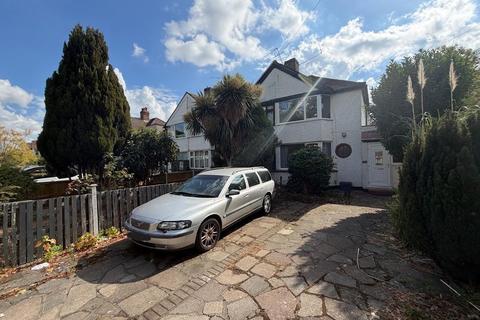 2 bedroom property to rent, Uxbridge Road, Feltham, TW13
