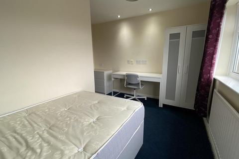 1 bedroom in a house share to rent, Oak Ridge, Sketty,