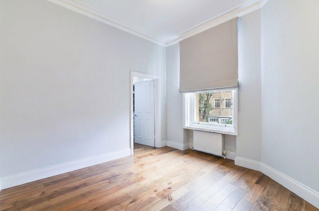 House in Raynes Park - View 5