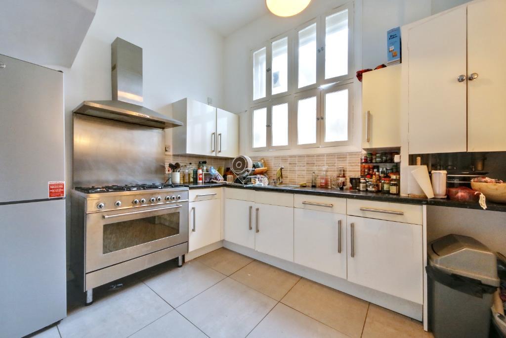 Apartment in London - View 3