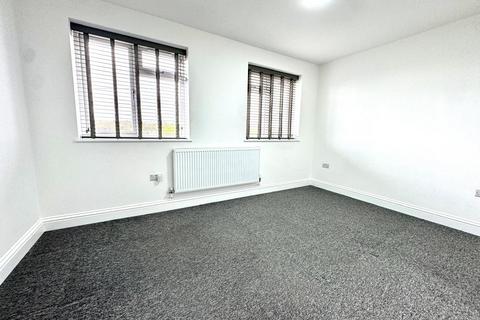 2 bedroom flat to rent, Old Ruislip Road, Northolt, London UB5