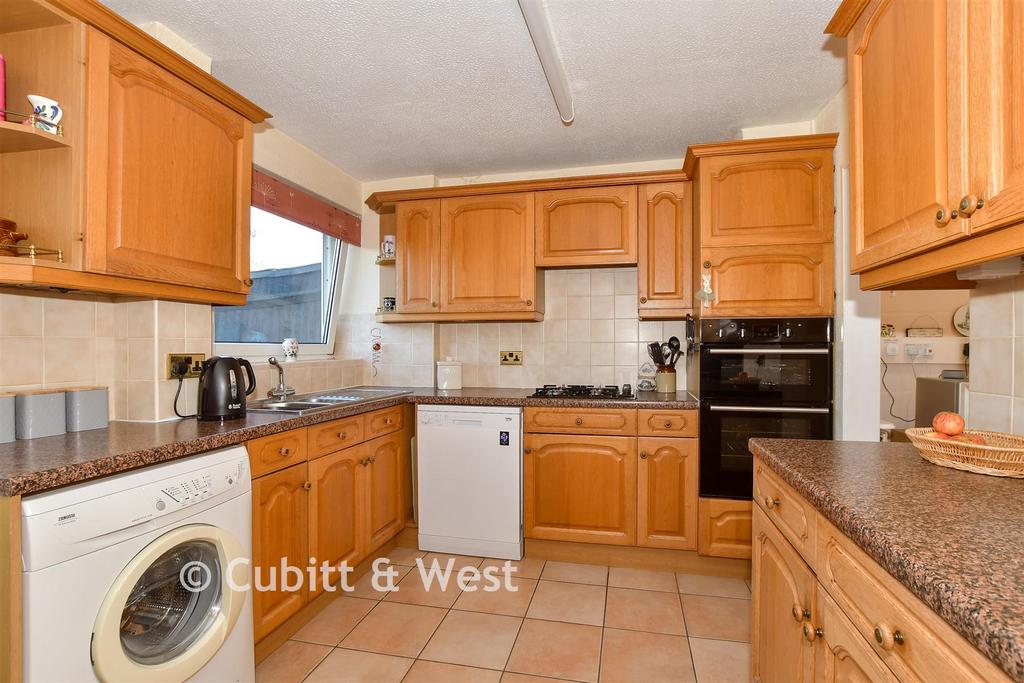 House in Crawley - View 5