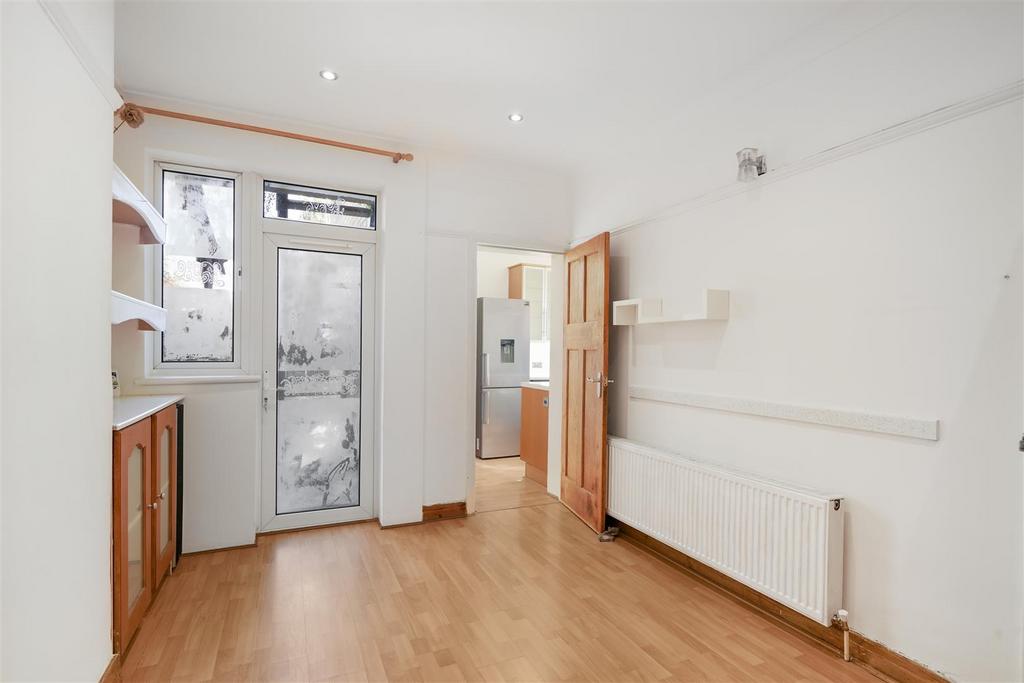Apartment in London - More