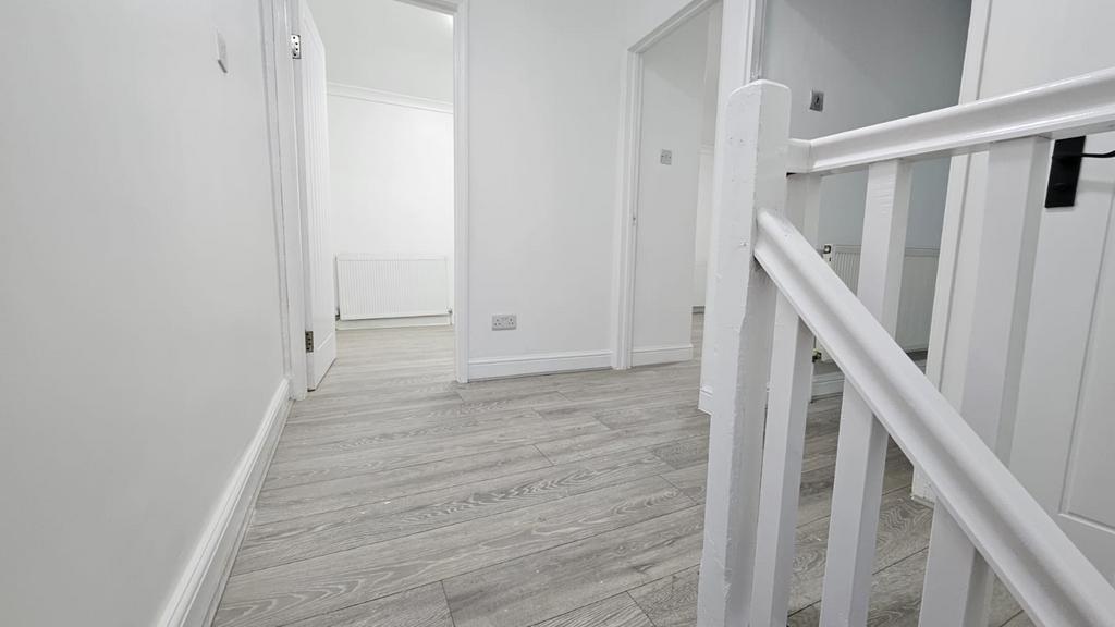 House in London, Becontree Heath - View 2