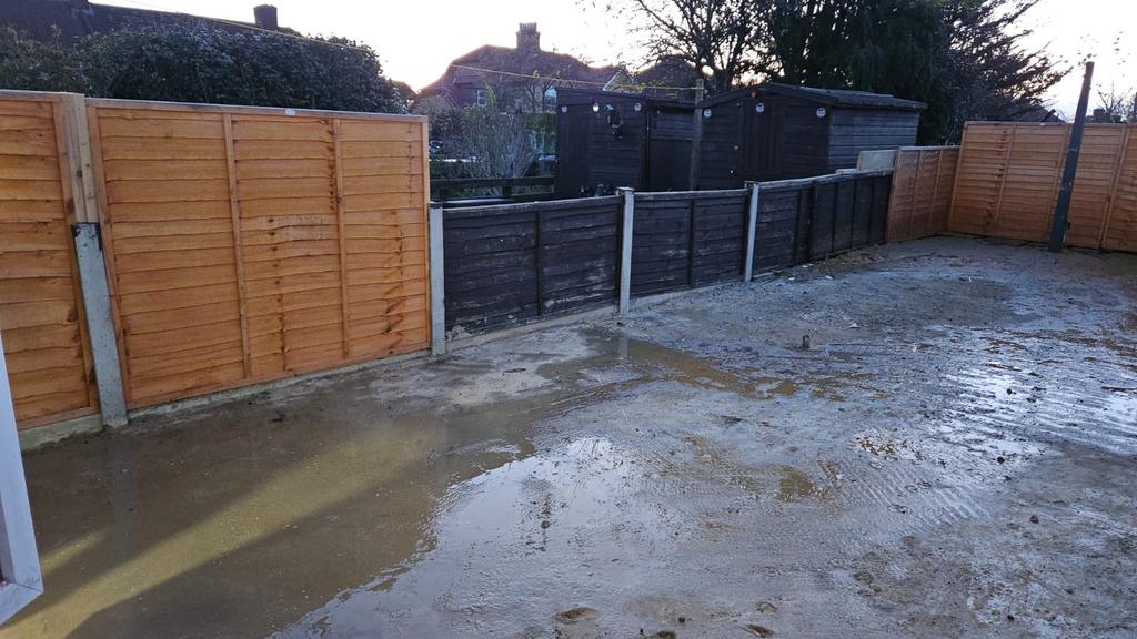 House in London, Becontree Heath - More