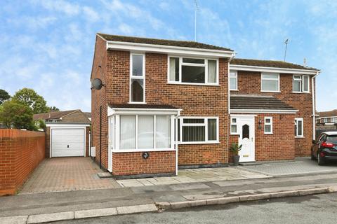 3 bedroom semi-detached house for sale, Lily Close, Chelmsford