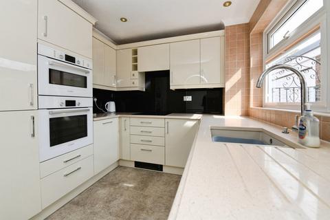 3 bedroom semi-detached house for sale, Lily Close, Chelmsford
