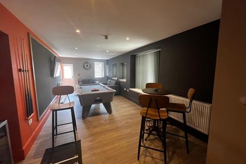 1 bedroom house to rent, Walter Road, City Centre, Swansea