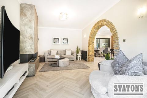 undefined, Park Avenue, Enfield, EN1