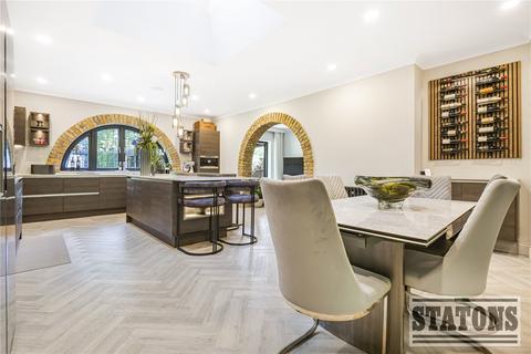 undefined, Park Avenue, Enfield, EN1