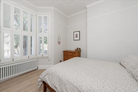 1 bedroom flat for sale, Cathnor Road, Shepherd's Bush W12