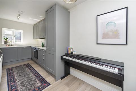1 bedroom flat for sale, Cathnor Road, Shepherd's Bush W12