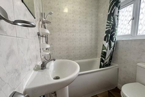 2 bedroom house to rent, Staines Road West, Sunbury-on-Thames, Surrey, TW16