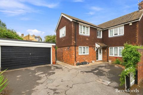 4 bedroom detached house for sale, St. Vincents Road, Chelmsford, CM2