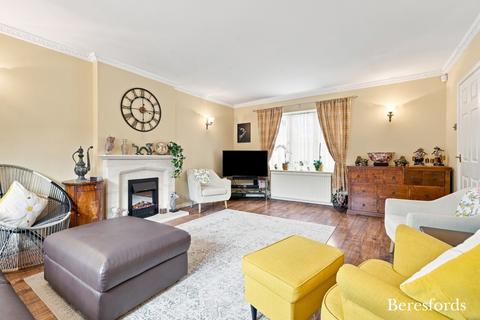 4 bedroom detached house for sale, St. Vincents Road, Chelmsford, CM2