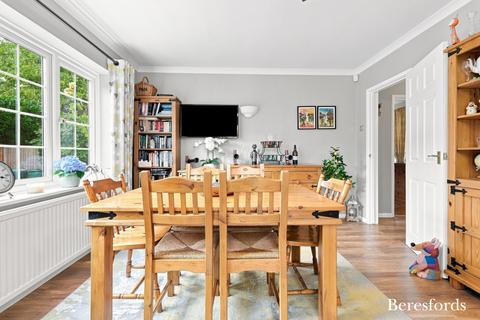 4 bedroom detached house for sale, St. Vincents Road, Chelmsford, CM2