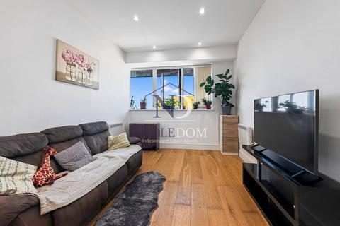 1 bedroom flat for sale, Douglas Road, Hounslow