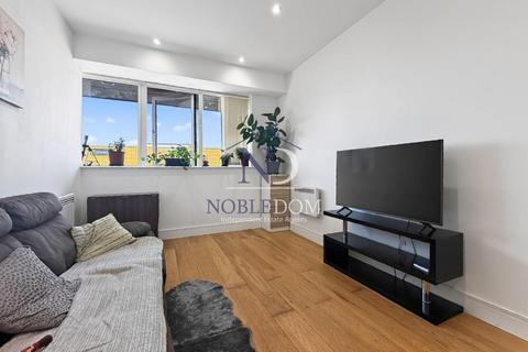 1 bedroom flat for sale, Douglas Road, Hounslow