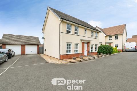 4 bedroom detached house for sale, John Jobbins Way, Penygarn, Pontypool