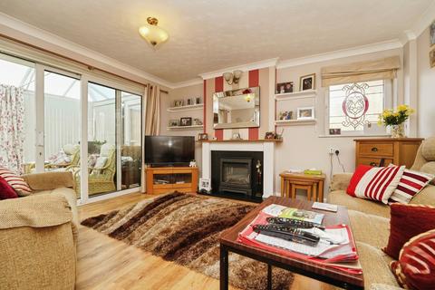 2 bedroom bungalow for sale, The Lawns, Abbeydale, Gloucester, Gloucestershire, GL4