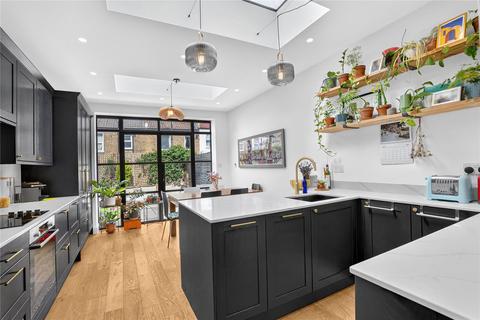 3 bedroom terraced house for sale, Silvester Road, East Dulwich, London, SE22