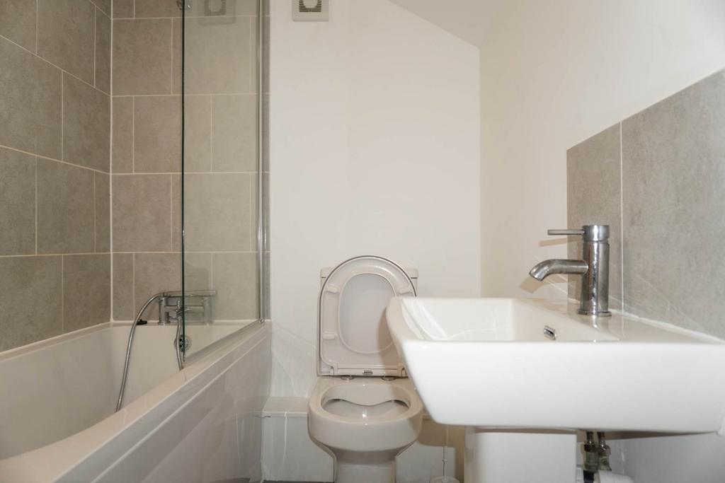 House in London, West Ealing, Hanwell - View 3