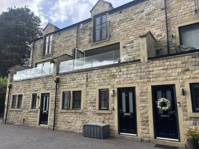House in Calderdale, Ripponden - View 4