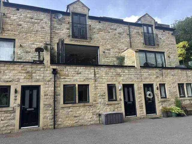 House in Calderdale, Ripponden - View 5