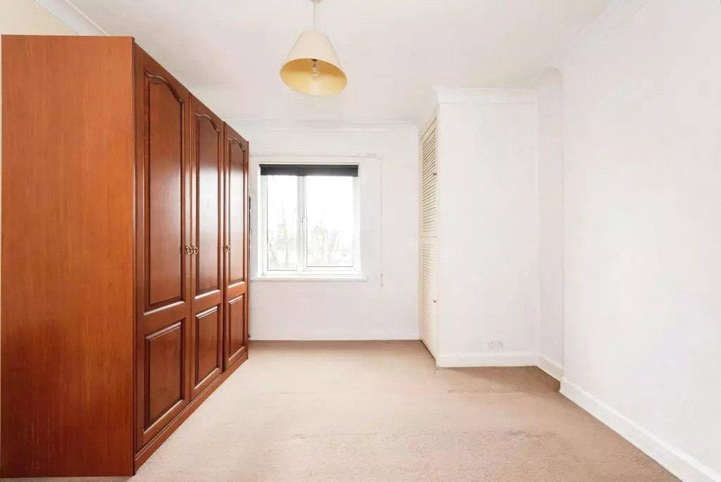 Apartment in London - View 3