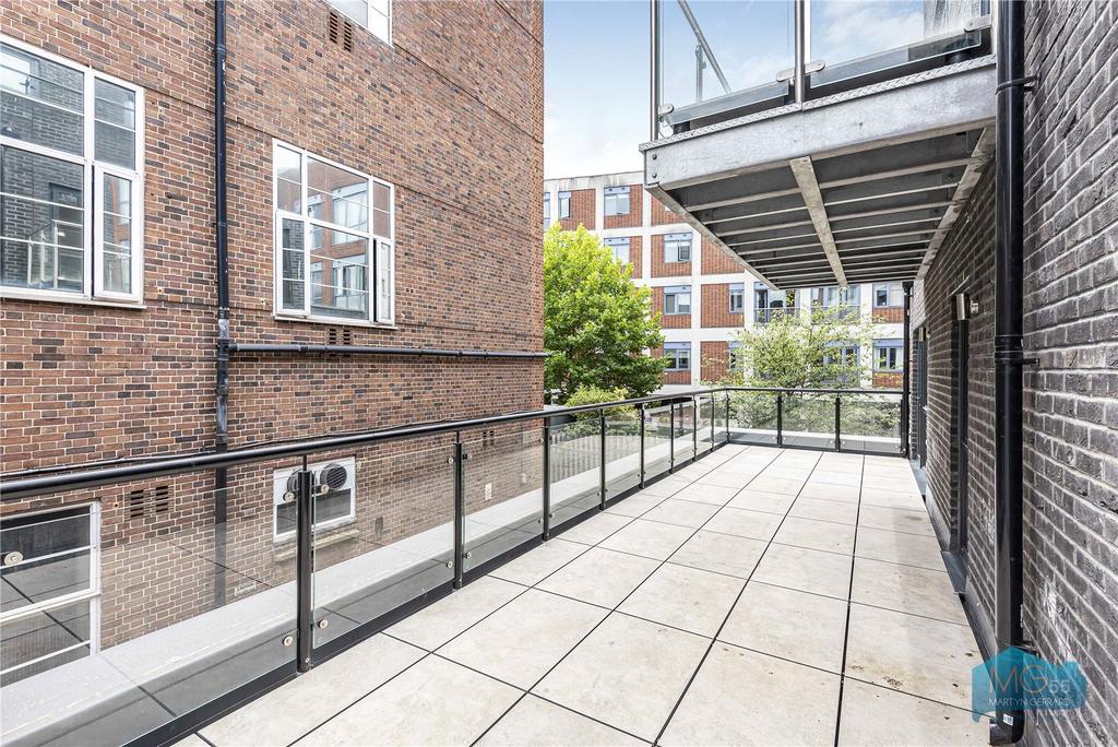 Apartment in London - More