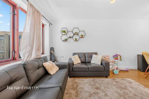2 bedroom semi-detached house for sale, Towpath Way, Croydon