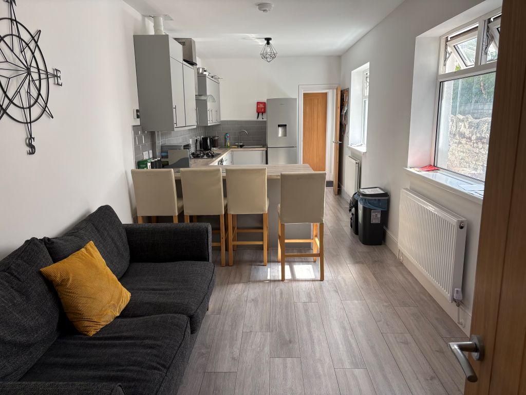 House in Llanelli - View 3