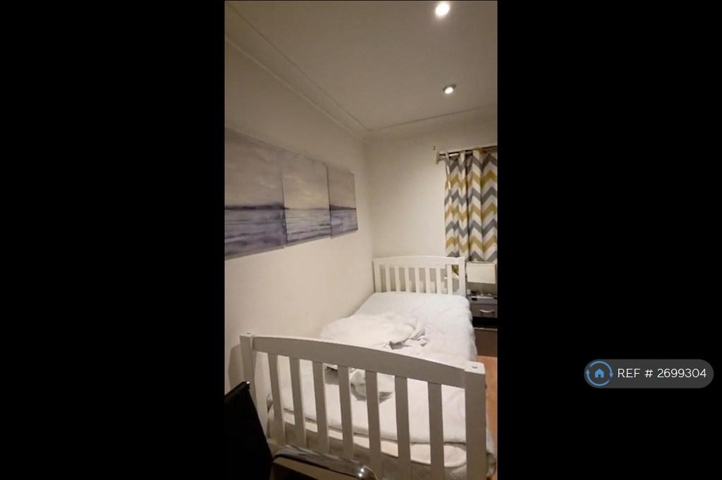 House in London - View 3